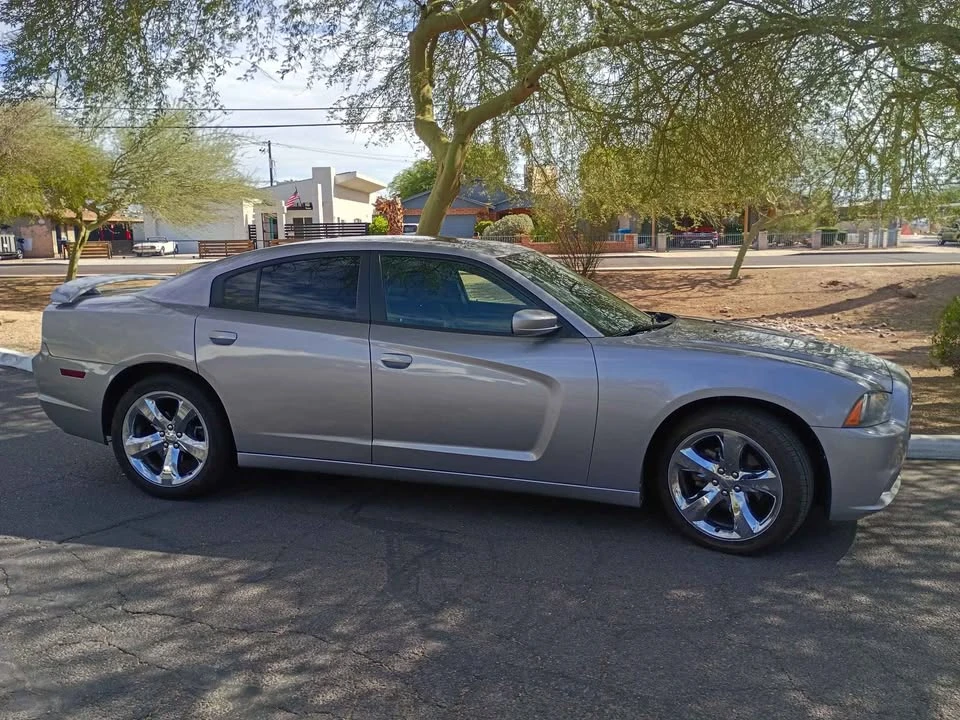 2013 Dodge Charger 7th Gen - Image 2 of 10