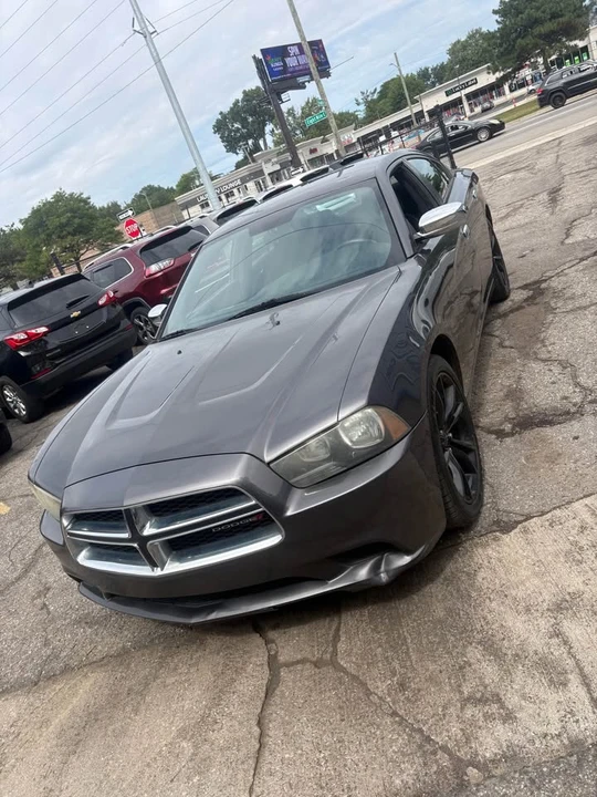 2013 Dodge Charger 7th Gen - Image 2 of 9