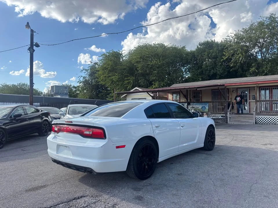 2013 Dodge Charger 7th Gen - Image 3 of 9