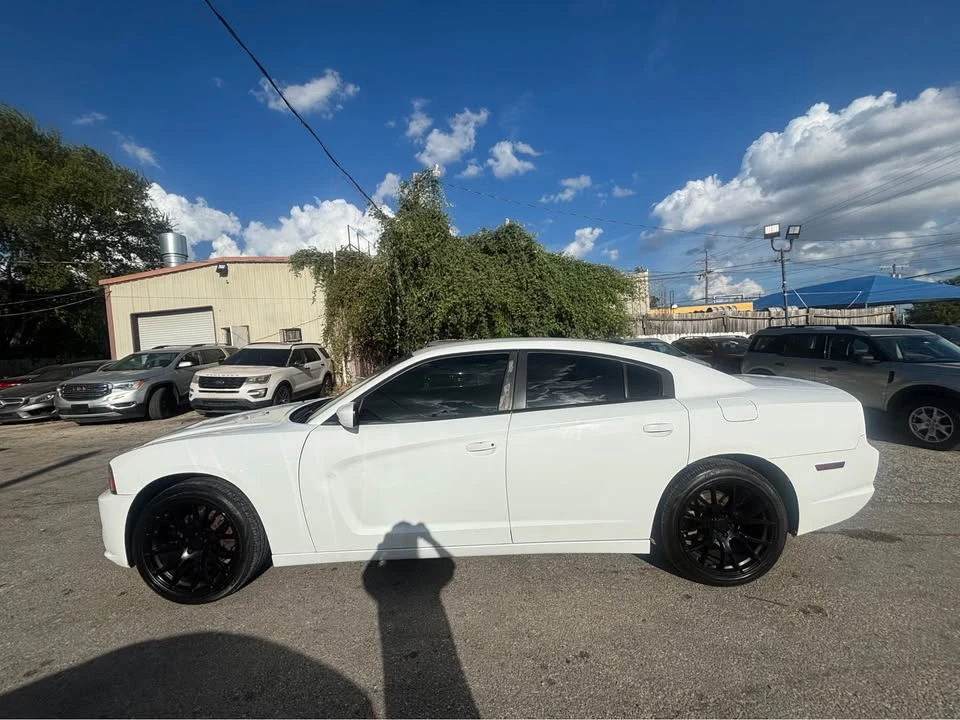 2013 Dodge Charger 7th Gen - Image 5 of 9