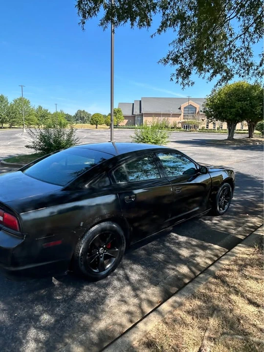 2013 Dodge Charger 7th Gen - Image 4 of 9