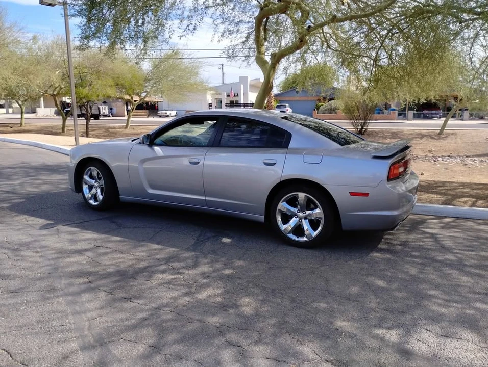 2013 Dodge Charger 7th Gen - Image 3 of 11