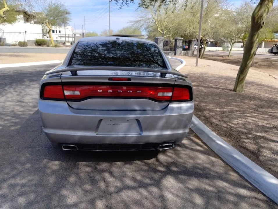 2013 Dodge Charger 7th Gen - Image 4 of 11