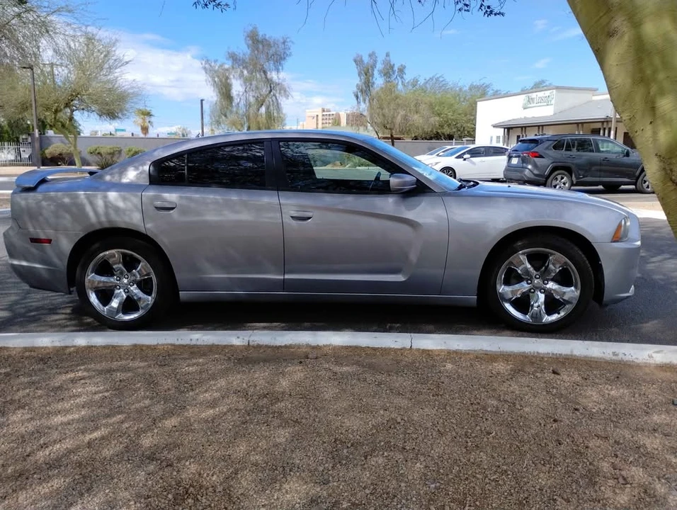 2013 Dodge Charger 7th Gen - Image 2 of 11