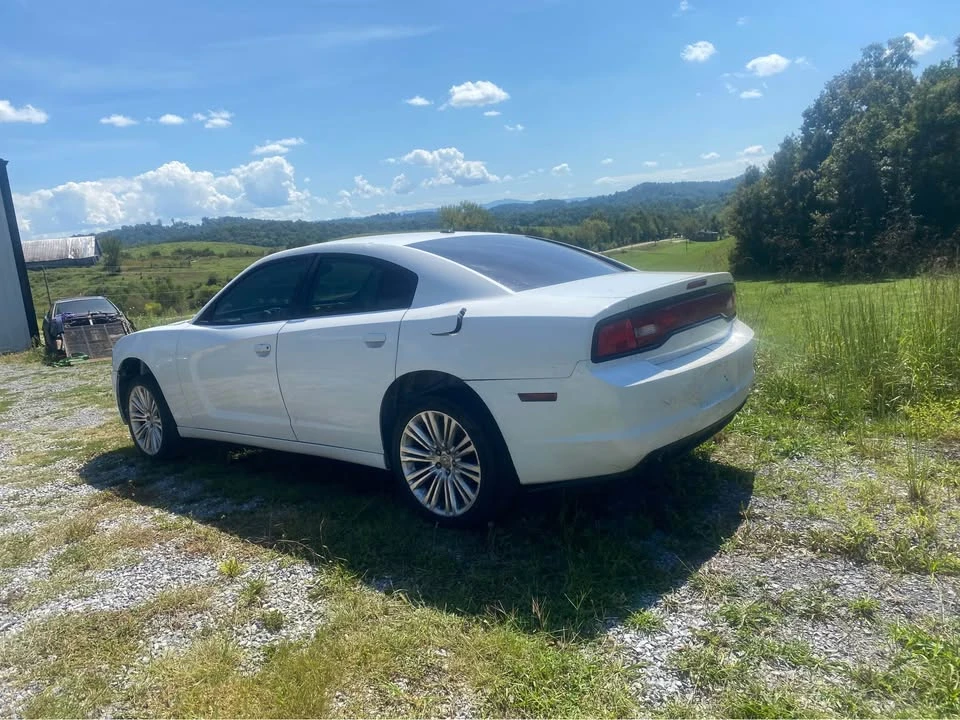 2013 Dodge Charger 7th Gen - Image 5 of 6