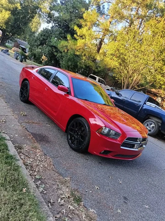 2013 Dodge Charger 7th Gen - Image 2 of 13