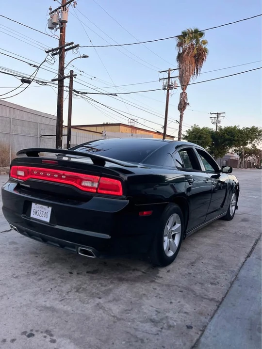 2013 Dodge Charger 7th Gen - Image 6 of 9