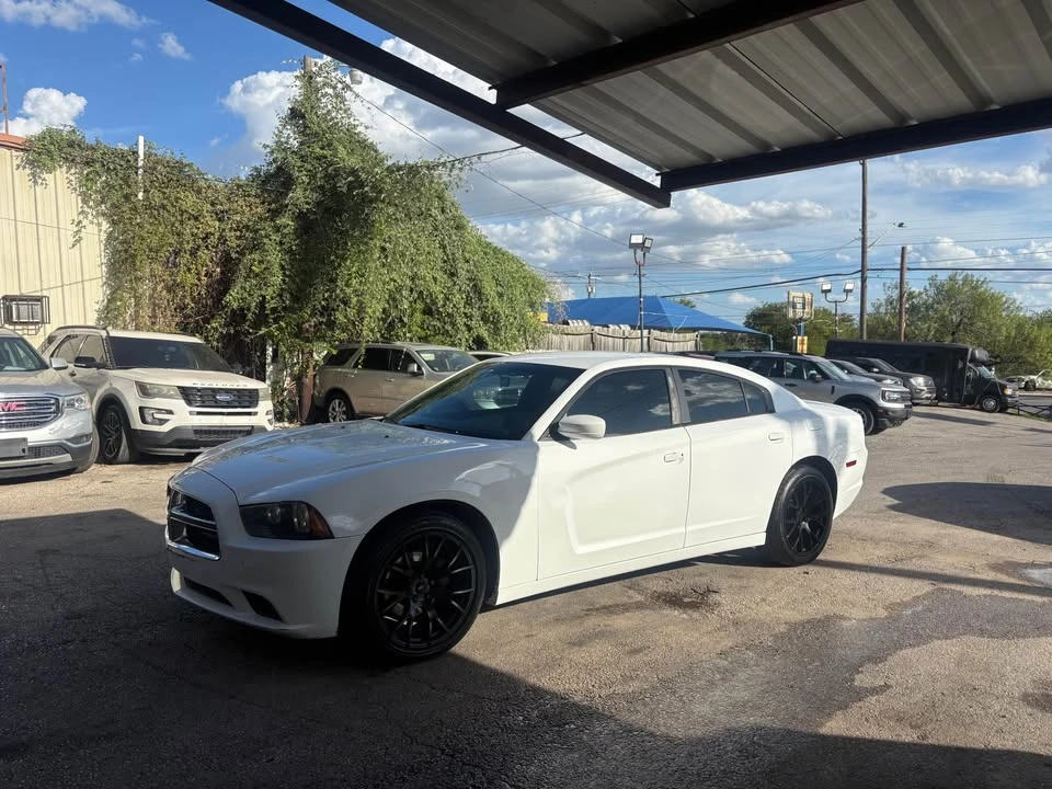 2013 Dodge Charger 7th Gen - Image 2 of 9