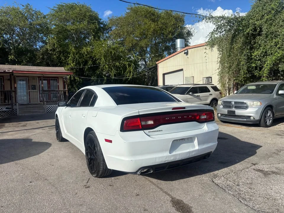 2013 Dodge Charger 7th Gen - Image 6 of 9