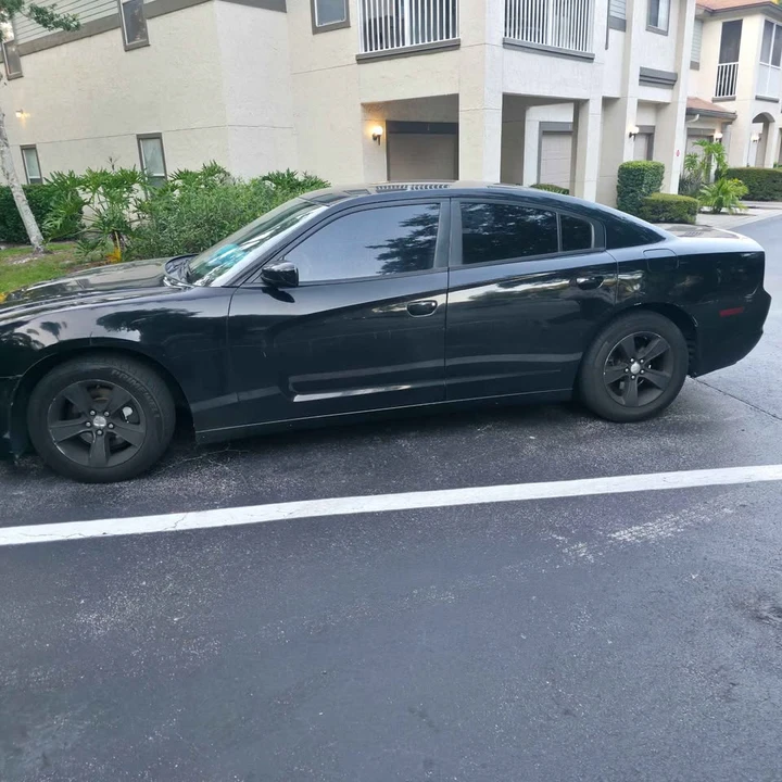 2013 Dodge Charger 7th Gen - Image 2 of 14