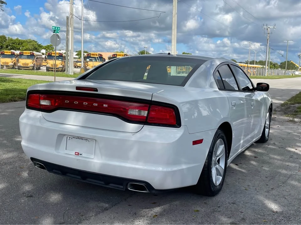 2013 Dodge Charger 7th Gen - Image 2 of 13