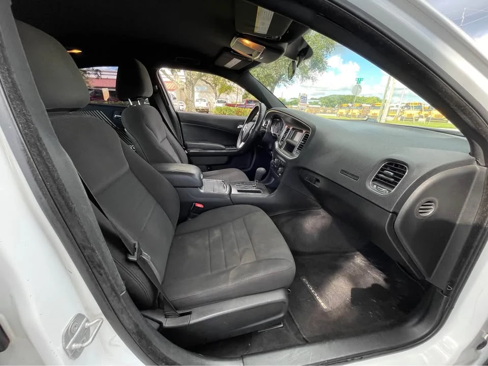 2013 Dodge Charger 7th Gen - Image 9 of 13