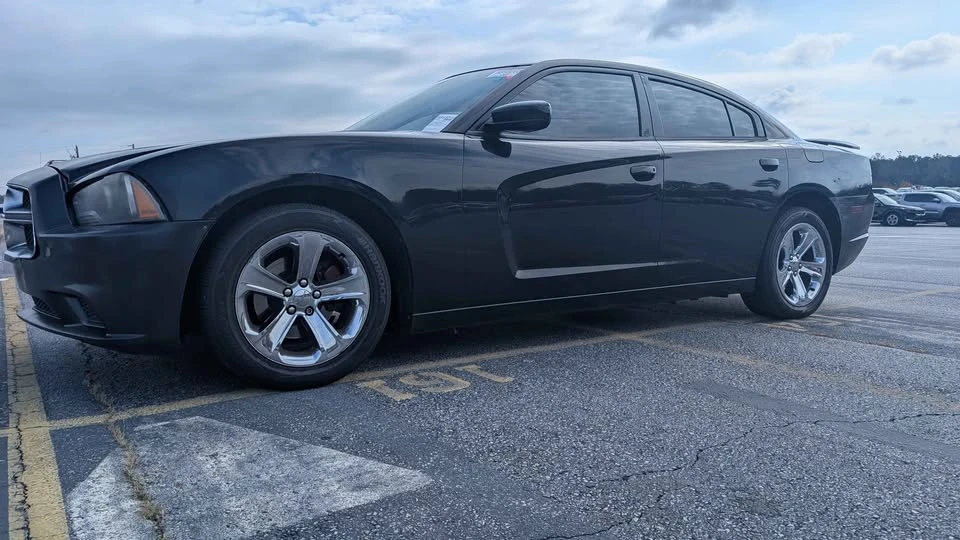 2013 Dodge Charger 7th Gen - Image 2 of 5