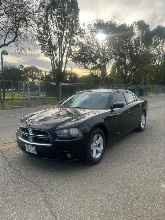 2013 Dodge Charger 7th Gen - Image 3 of 8