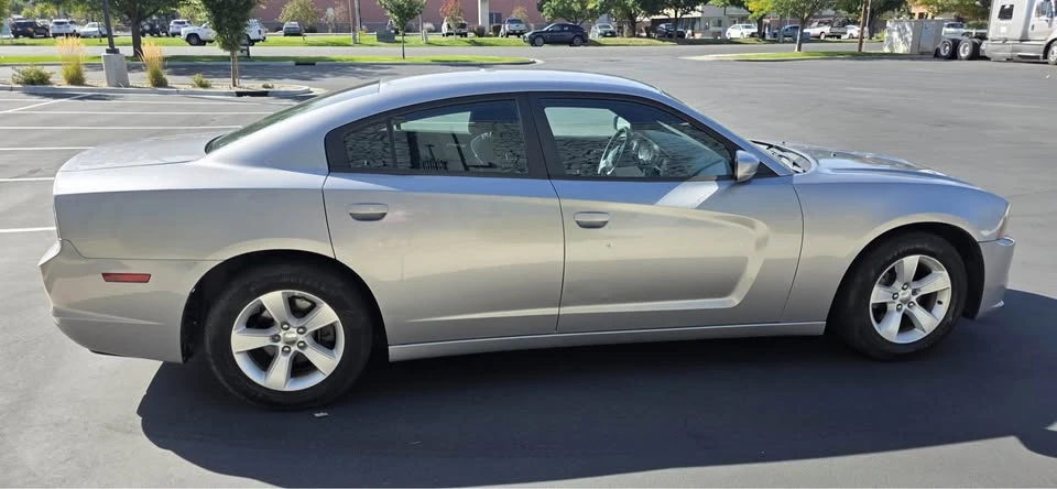 2013 Dodge Charger 7th Gen - Image 4 of 19