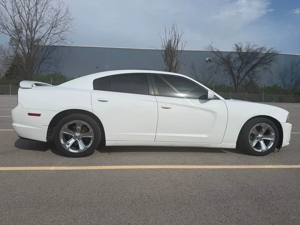 2013 Dodge Charger 7th Gen - Image 15 of 18