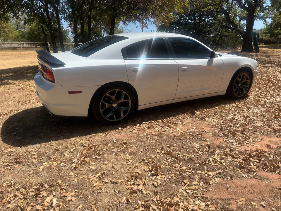 2013 Dodge Charger 7th Gen - Image 2 of 9