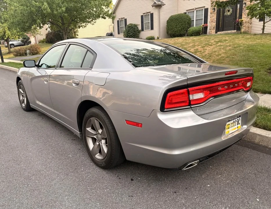 2013 Dodge Charger 7th Gen - Image 6 of 12