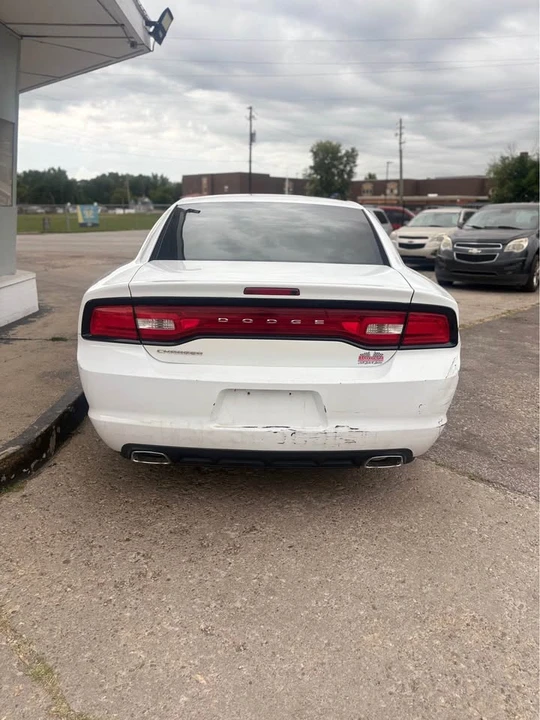 2013 Dodge Charger 7th Gen - Image 5 of 10
