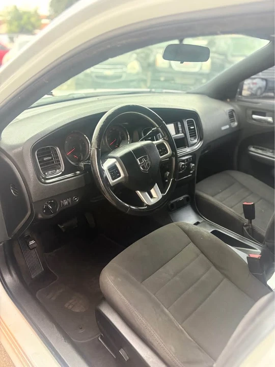 2013 Dodge Charger 7th Gen - Image 6 of 10