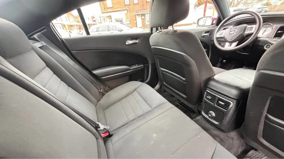 2013 Dodge Charger 7th Gen - Image 16 of 18