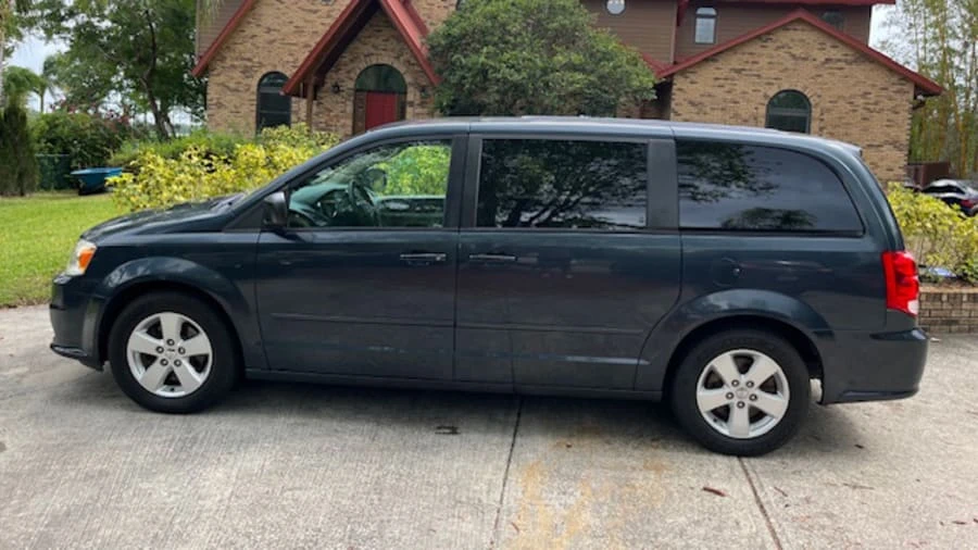 2013 Dodge Caravan - Image 2 of 15