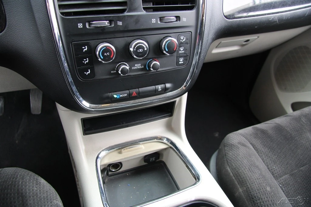2013 Dodge Caravan - Image 17 of 21