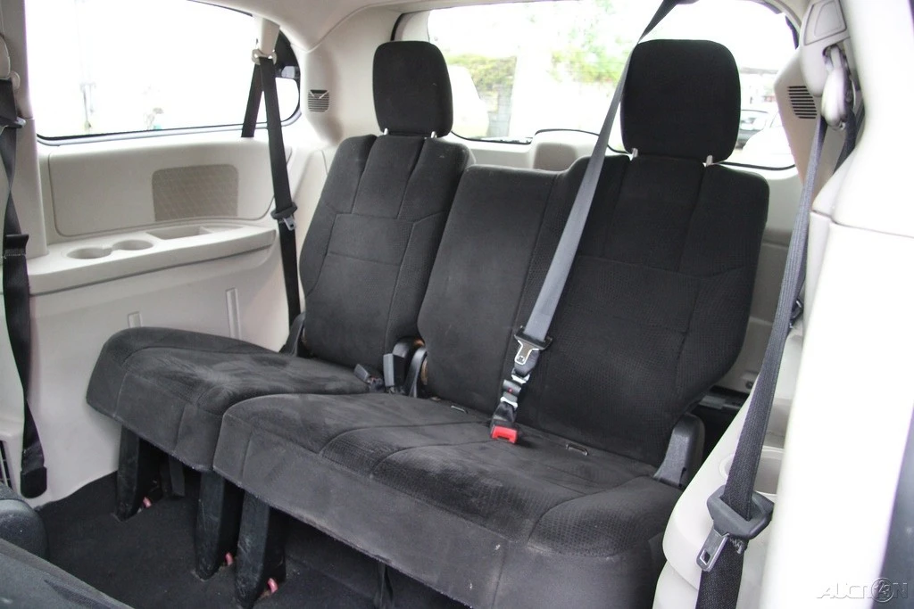 2013 Dodge Caravan - Image 19 of 21