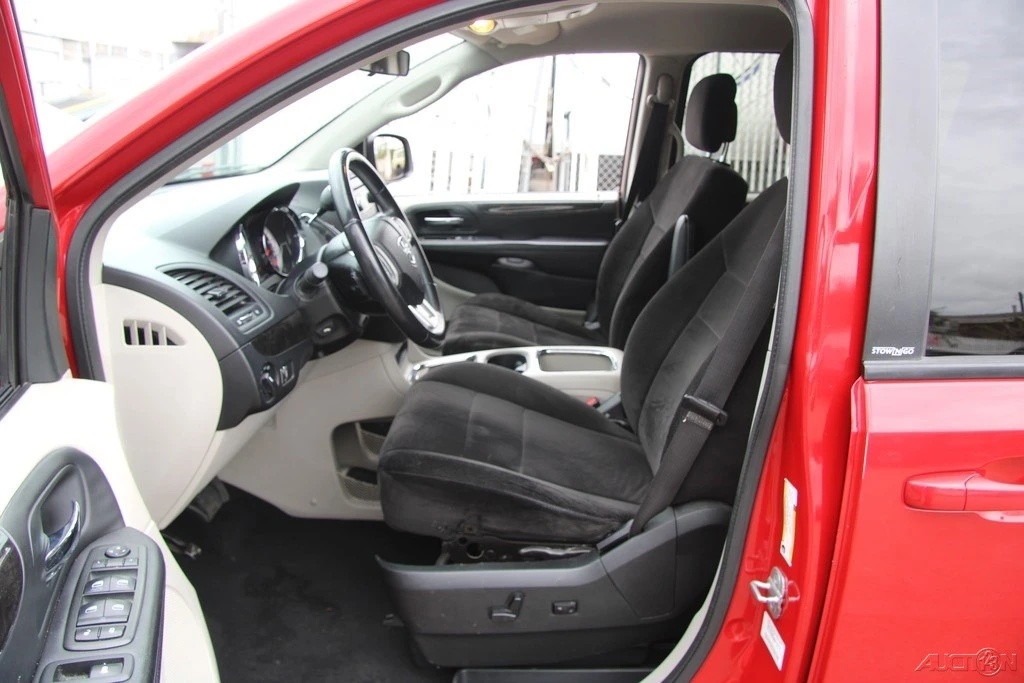 2013 Dodge Caravan - Image 12 of 21