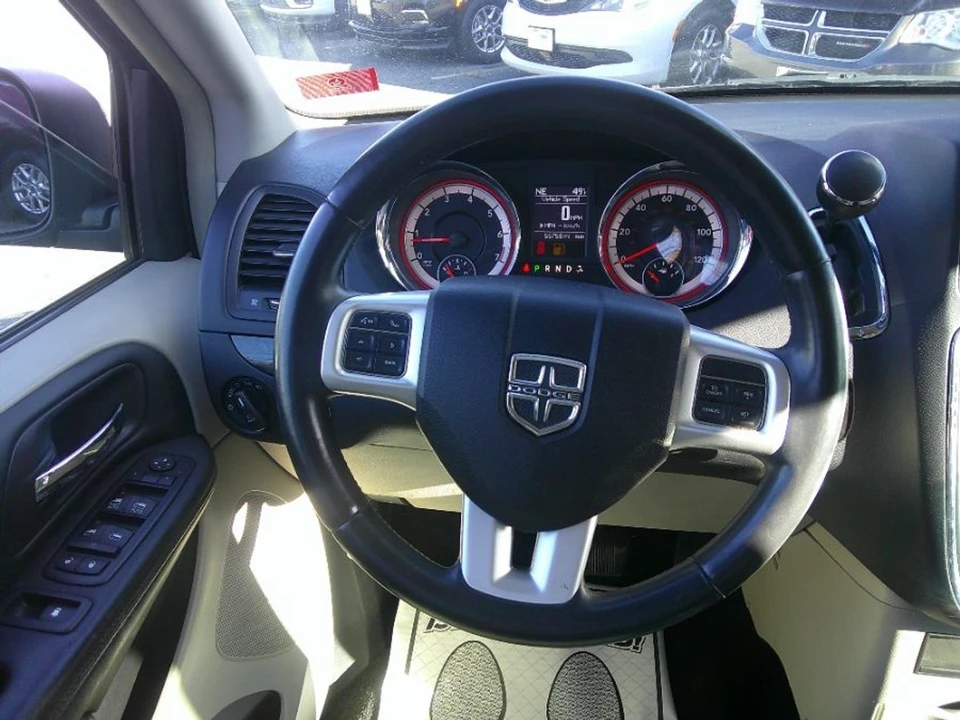 2013 Dodge Caravan - Image 6 of 21