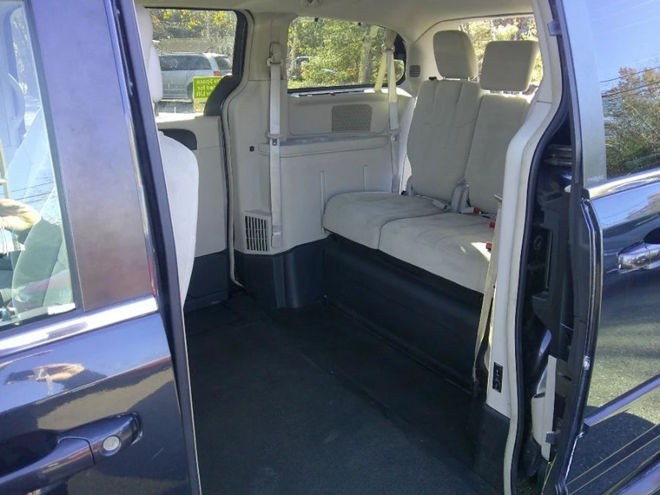 2013 Dodge Caravan - Image 3 of 21