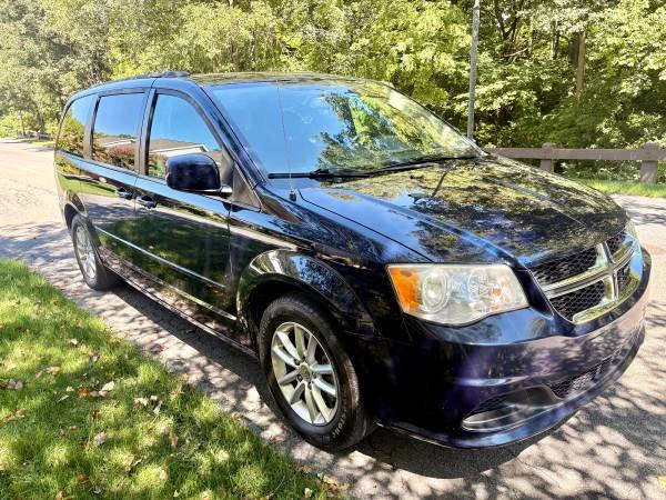 2013 Dodge Caravan - Image 2 of 24