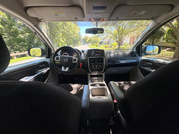 2013 Dodge Caravan - Image 8 of 24