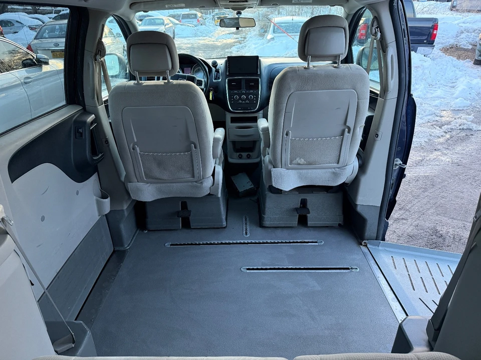 2013 Dodge Caravan - Image 13 of 20