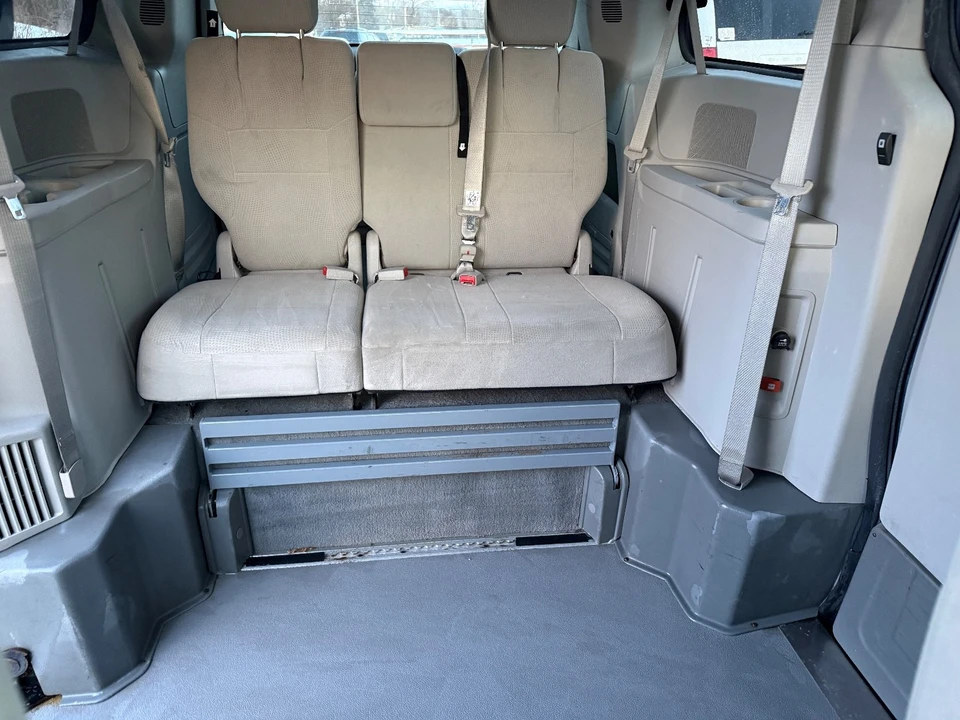 2013 Dodge Caravan - Image 16 of 20
