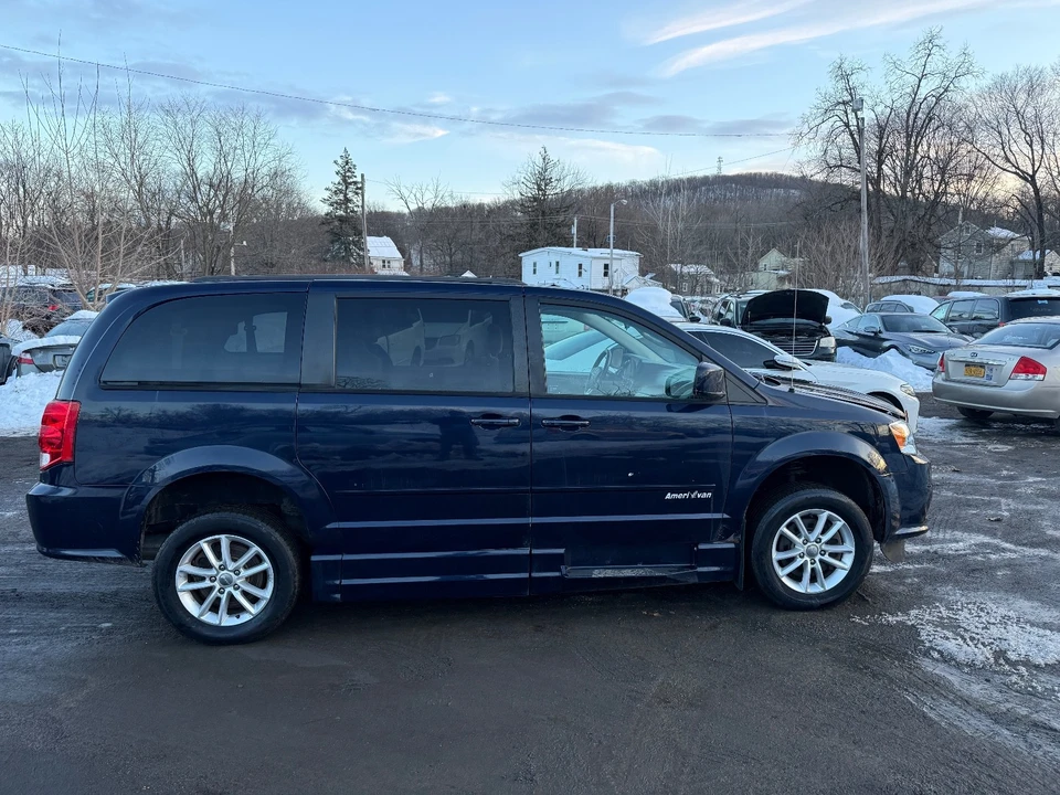2013 Dodge Caravan - Image 6 of 20