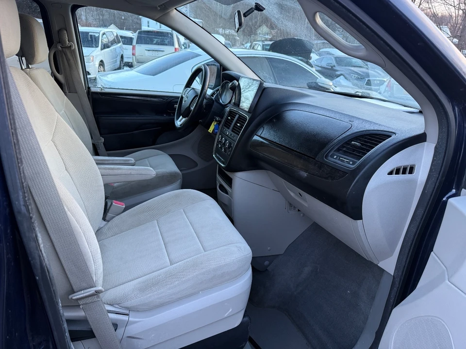 2013 Dodge Caravan - Image 11 of 20