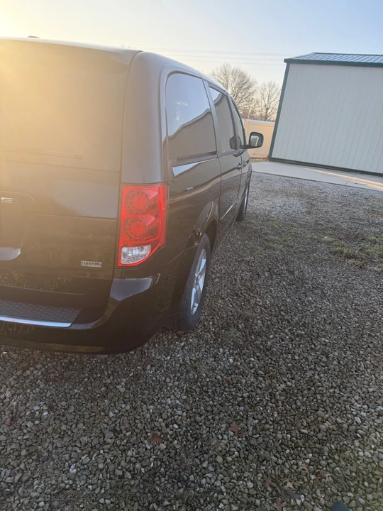2013 Dodge Caravan - Image 5 of 11