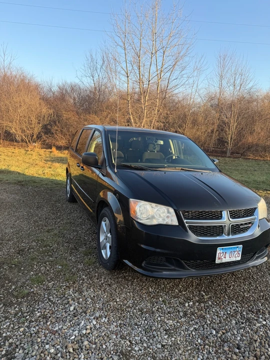 2013 Dodge Caravan - Image 4 of 11