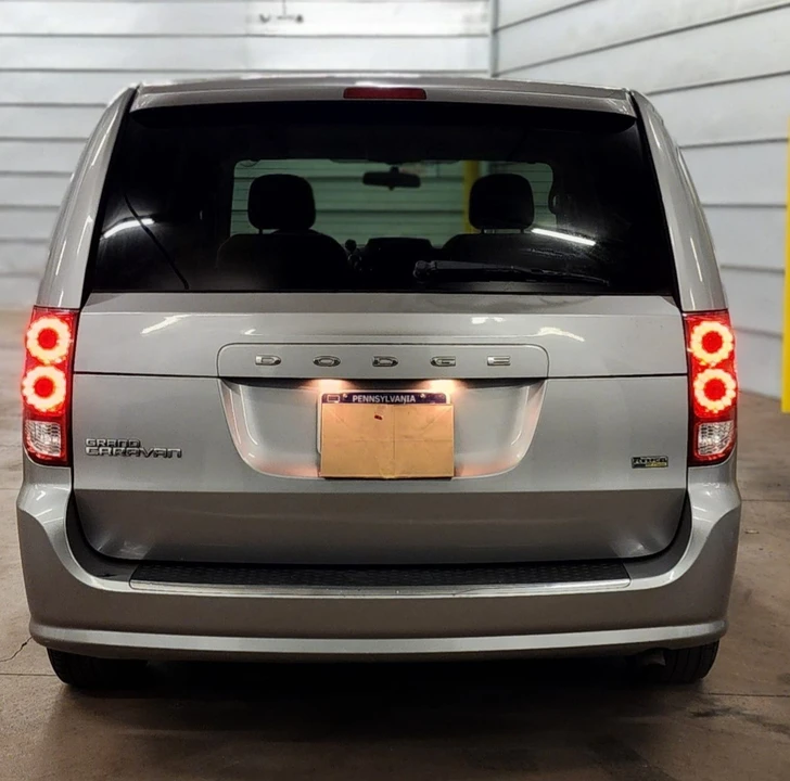 2013 Dodge Caravan - Image 2 of 20