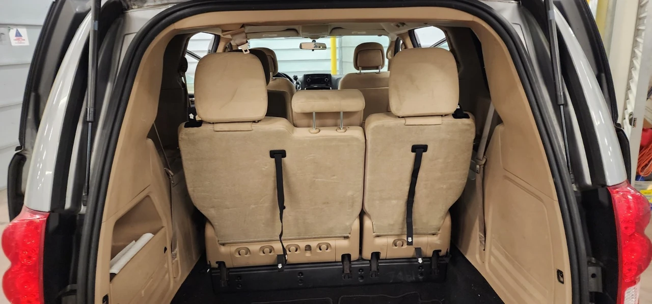 2013 Dodge Caravan - Image 13 of 20