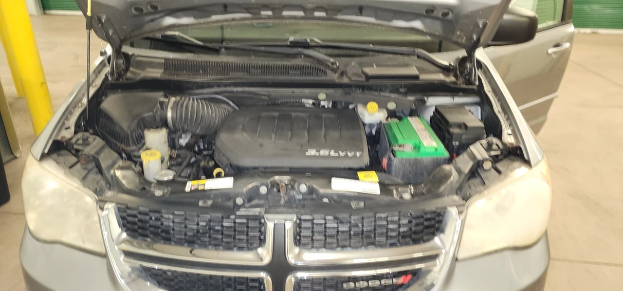 2013 Dodge Caravan - Image 16 of 20