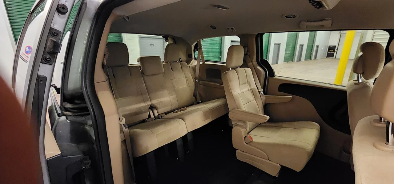 2013 Dodge Caravan - Image 12 of 20