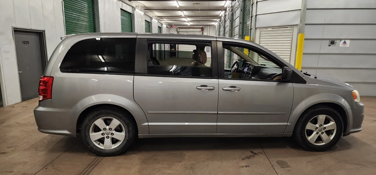 2013 Dodge Caravan - Image 5 of 20