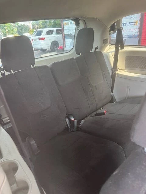 2013 Dodge Caravan - Image 11 of 14