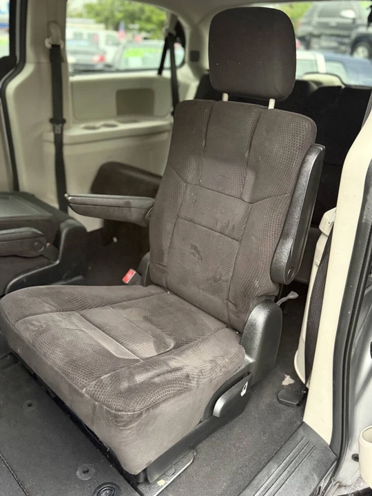 2013 Dodge Caravan - Image 16 of 21