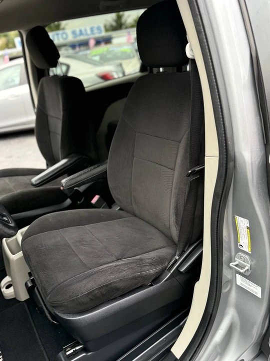 2013 Dodge Caravan - Image 13 of 21