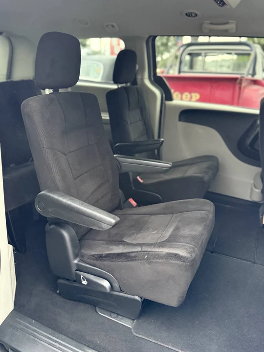 2013 Dodge Caravan - Image 18 of 21