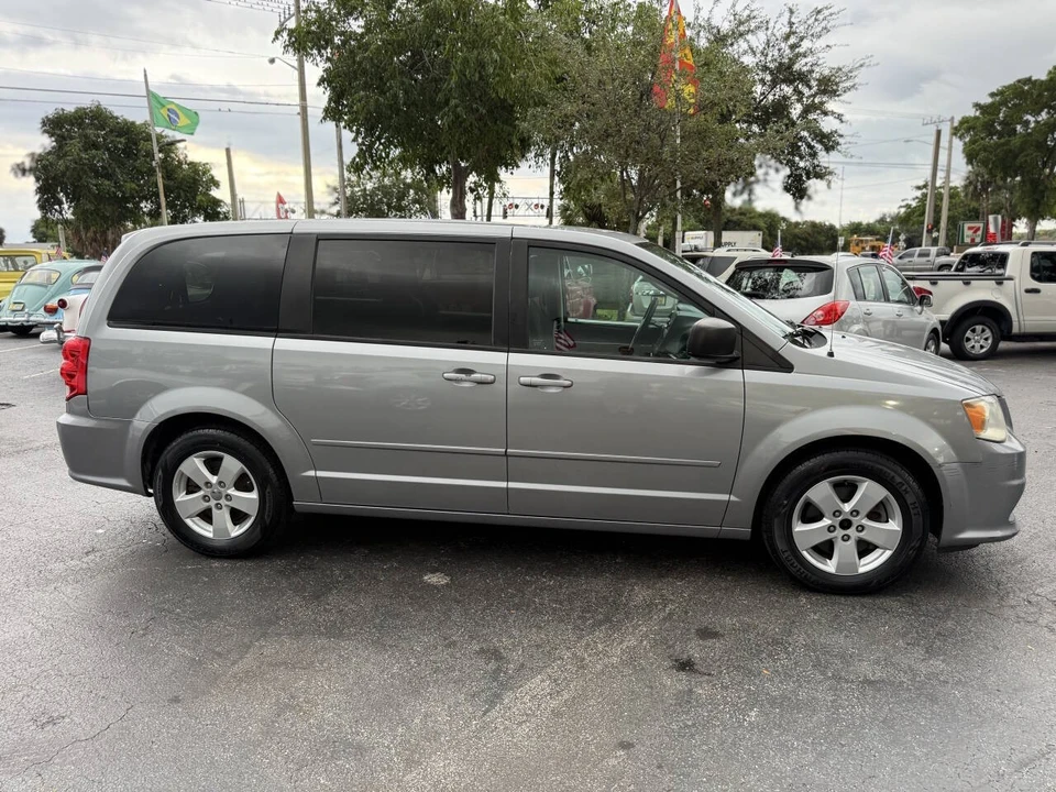 2013 Dodge Caravan - Image 8 of 21