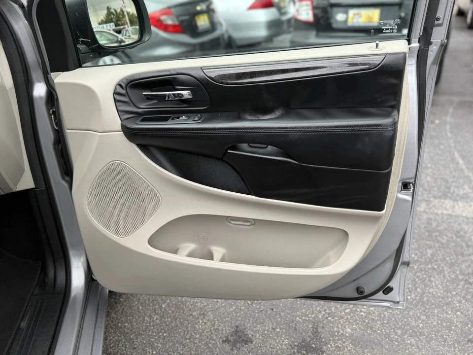 2013 Dodge Caravan - Image 20 of 21